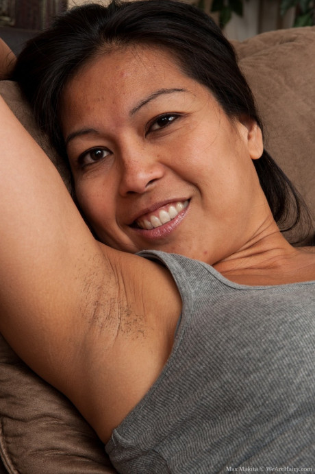 Asian Milf Max Makita Exposes Her Hairy Cunt As She Gets Totally Pornpic