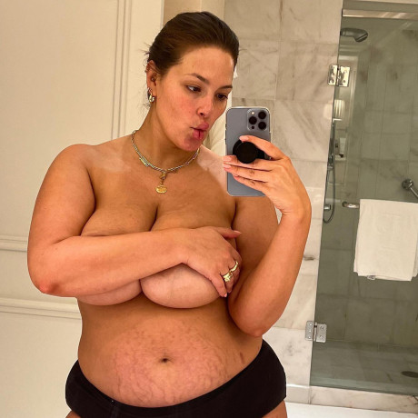 Ashley Graham Poses Nude For Spanx Months Twins